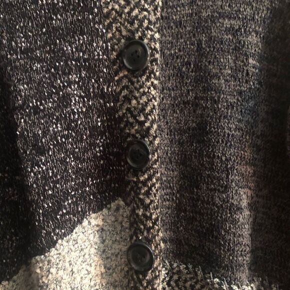 Orvis Women’s Large Gray Black Chunky Knit Abstract Cardigan Sweater Big Buttons - Picture 2 of 5